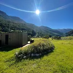 بيت خشبي Flam Retreat *