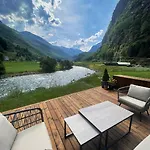 Деревянный коттедж Flam Retreat *