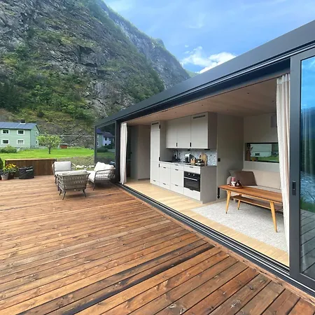 Flam Retreat Aurland