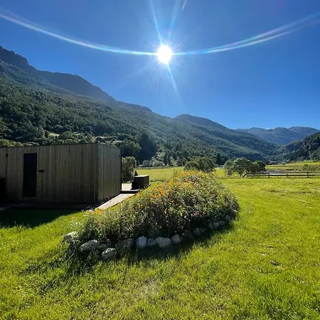 Lodge Flam Retreat *