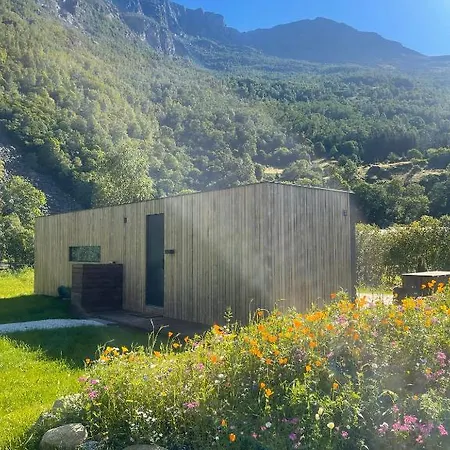 Flam Retreat Alojamento de Turismo Selvagem *