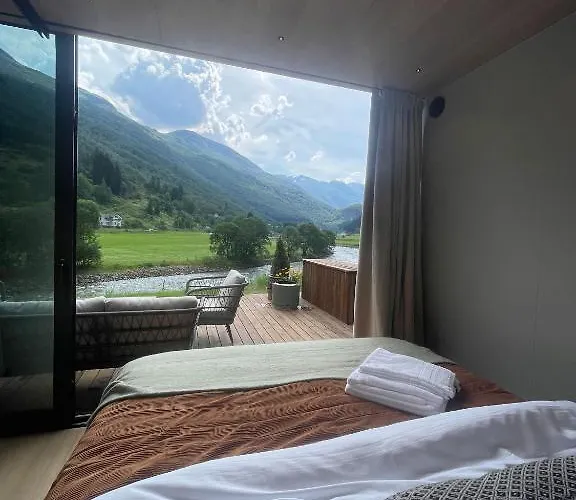 Lodge Flam Retreat