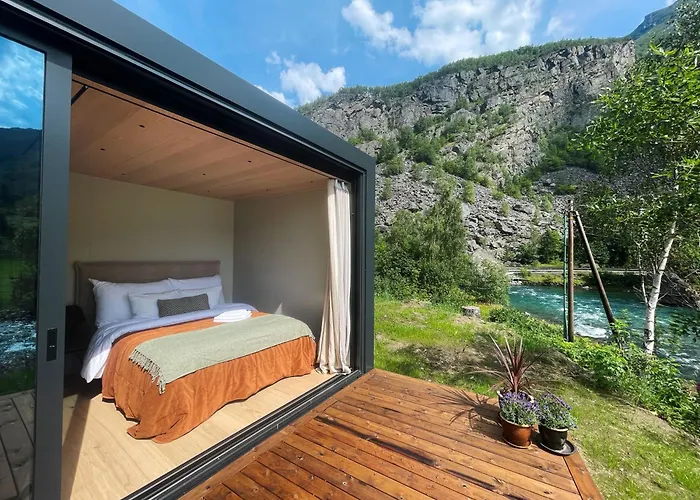 Flam Retreat Aurland