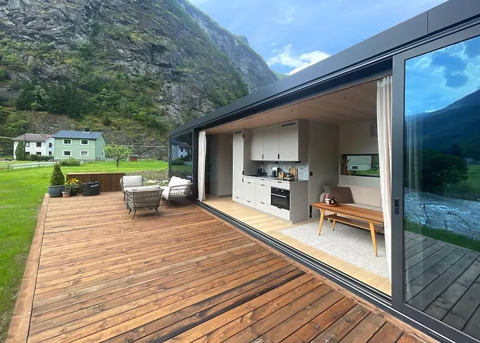 Flam Retreat Aurland